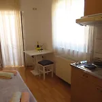 Karaba شقة