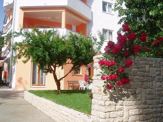 アパート Karaba *